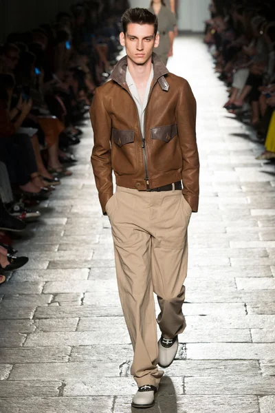 Look 65